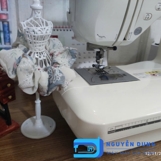 MÁY MAY GIA ĐÌNH NHẬT BẢN ĐỜI MỚI  BROTHER LM700